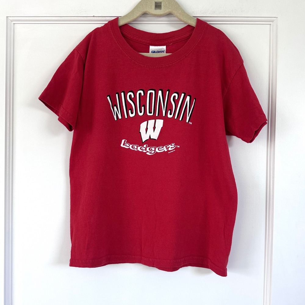 Vintage Wisconsin Badgers Gildan Heavy Cotton Youth T-Shirt Red Y2K 2000s Sm